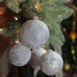 Northlight 4ct Silver And White Antique Style Glass Christmas Ball Ornaments 4" (100mm) -Ornaments Store northlight wy15229 3 40462.1599787103